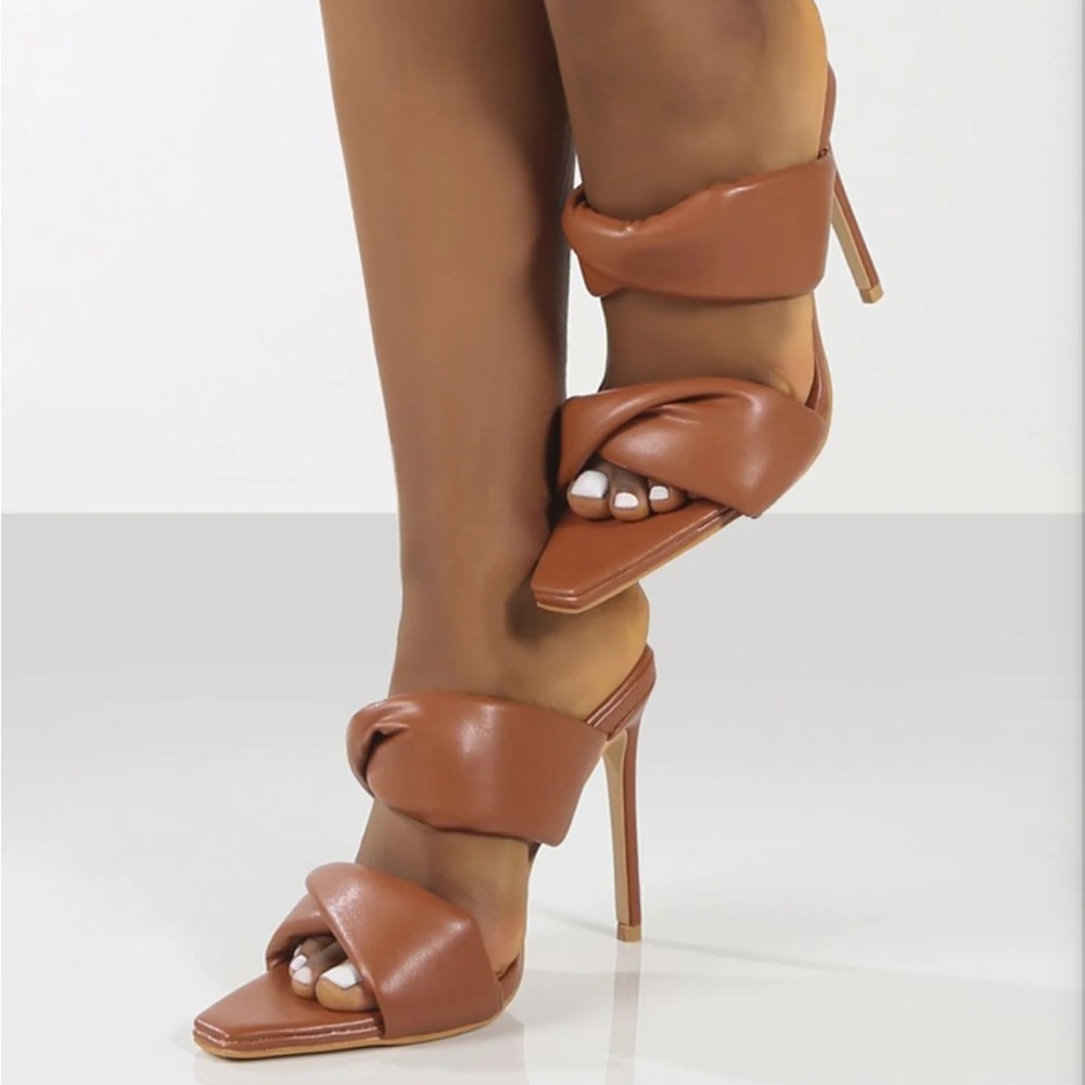 NWT PADDED MULE SANDAL